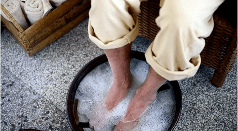 L'adoption de Bath de pieds