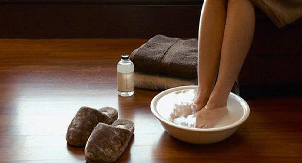 Désinfection des évidents et bain de pieds contre les champignons